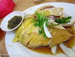 Kedai Nasi Ayam Puchong: Menelusuri Jejak Kuliner Legendaris