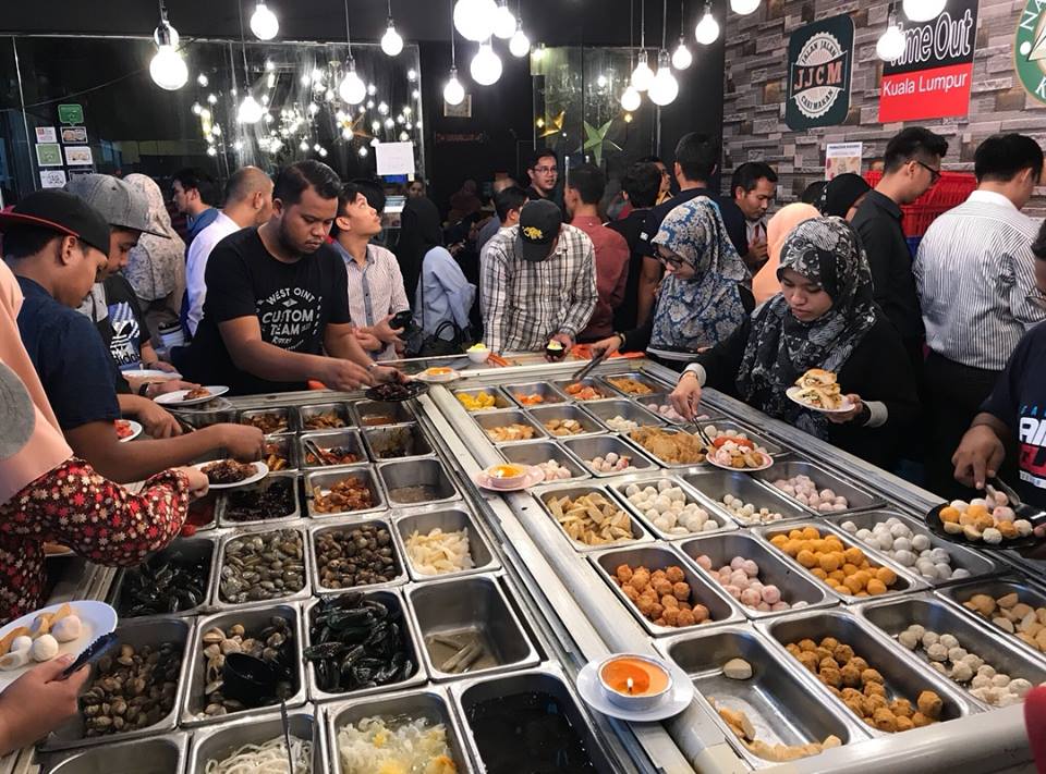 makan malam di shah alam