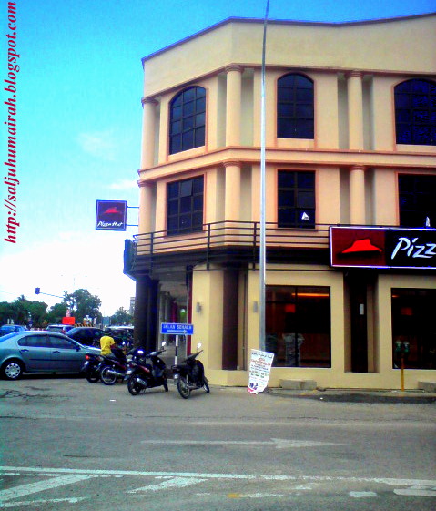 pizza hut tanah merah